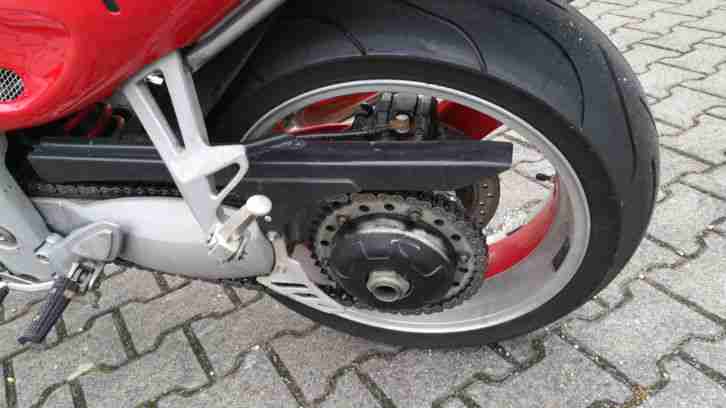 Triumph 955i ST