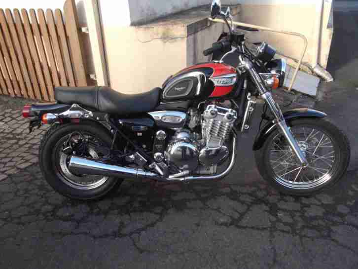 Triumph Adventurer 900 Thunderbird