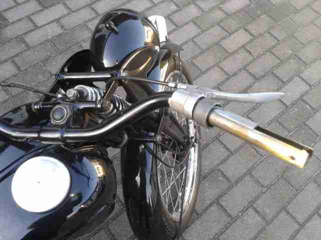 Triumph B 125