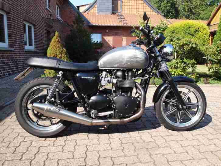Triumph Bonneville Custom Tracker
