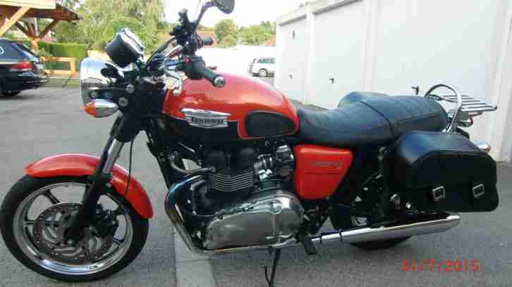 Triumph Bonneville SE