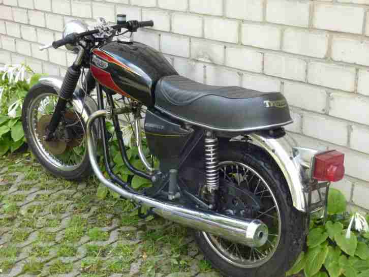 Triumph Bonneville T140 Harris