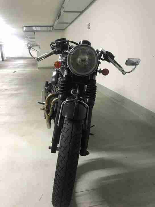 Triumph Bonneville Vergasermodell Cafe Racer Custom by Q-Bikes