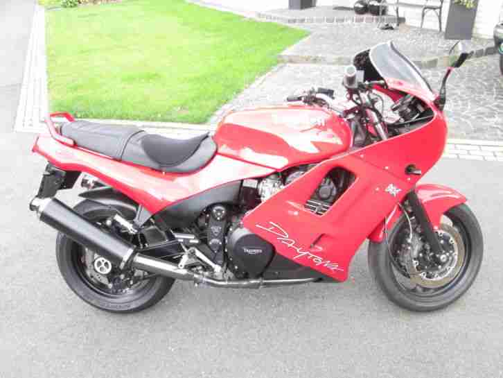 Triumph Daytona 1200
