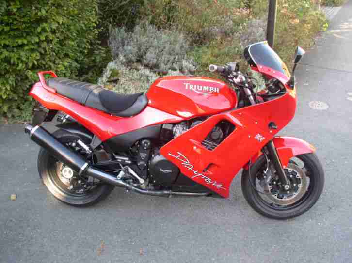 Triumph Daytona 1200