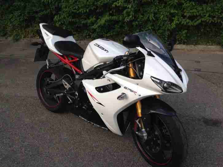 Triumph Daytona 675 R