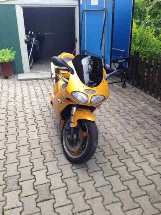 Triumph Daytona 955i / T595