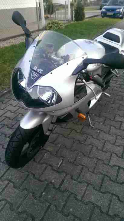 Triumph Daytona 955i