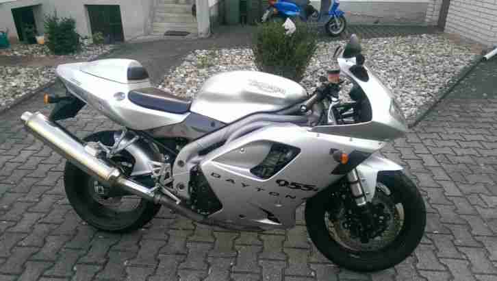 Triumph Daytona 955i