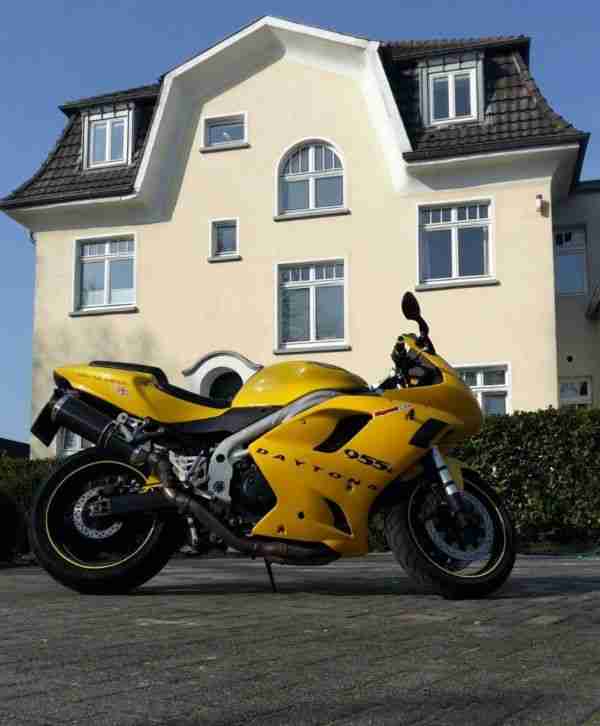 Triumph Daytona 995i