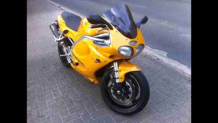Triumph Daytona T595