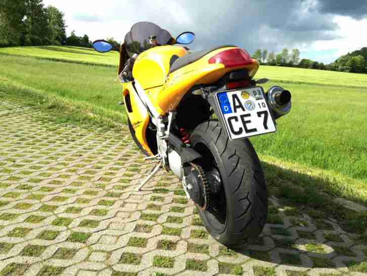 Triumph Daytona Triumph Daytona T595 - 956 ccm *Carbon* *YELLOW LIGHTNING*