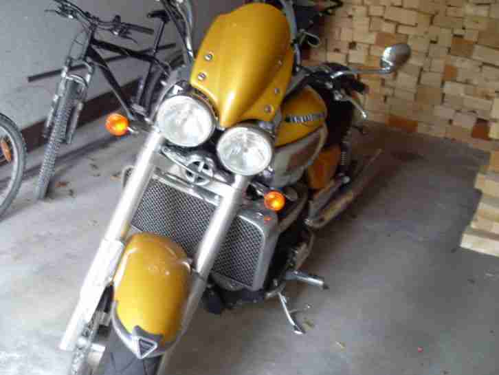 Triumph Rocket 3 Hinterreifen&Batterie neu Kein EU-FZG wenig Km sel.Farbe 2.Hand