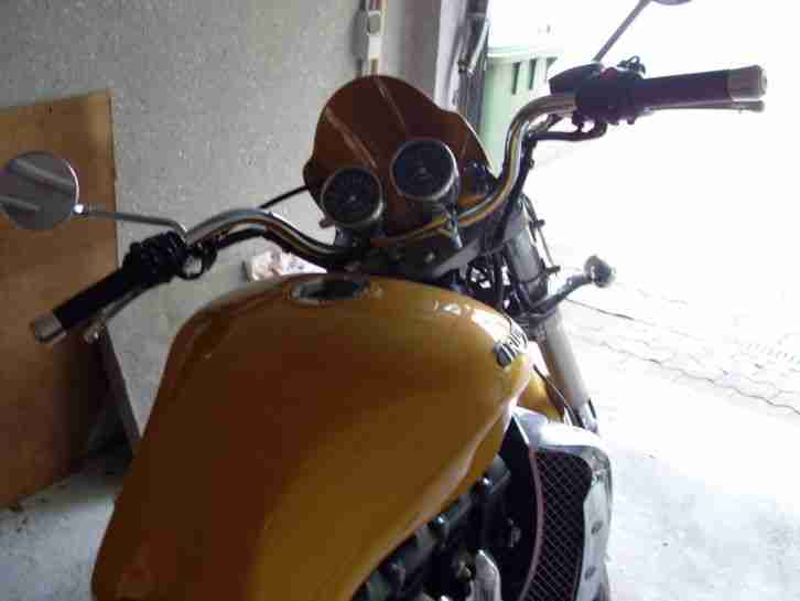 Triumph Rocket 3 Hinterreifen&Batterie neu Kein EU-FZG wenig Km sel.Farbe 2.Hand