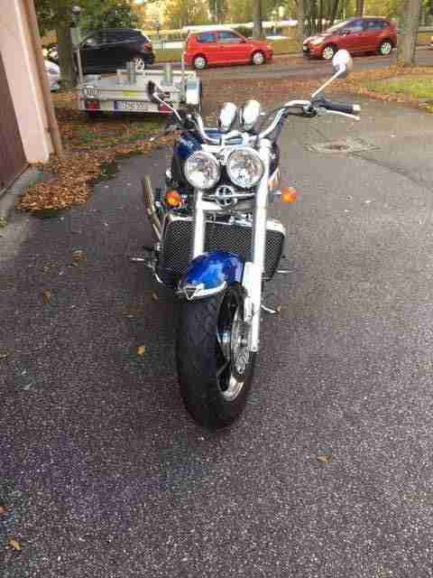 Triumph Rocket III Roadster