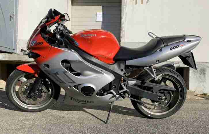 Triumph Speed Four TT 600 Rot/Silber Gebraucht