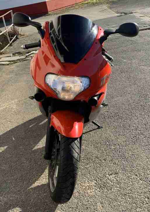 Triumph Speed Four TT 600 Rot/Silber Gebraucht