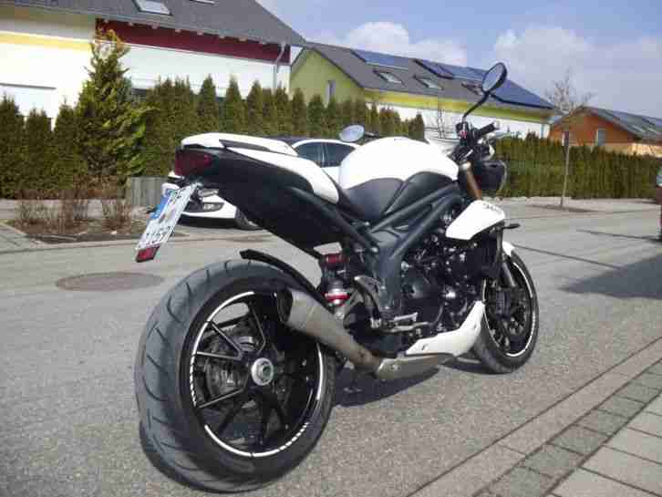 Triumph Speed Triple 1050