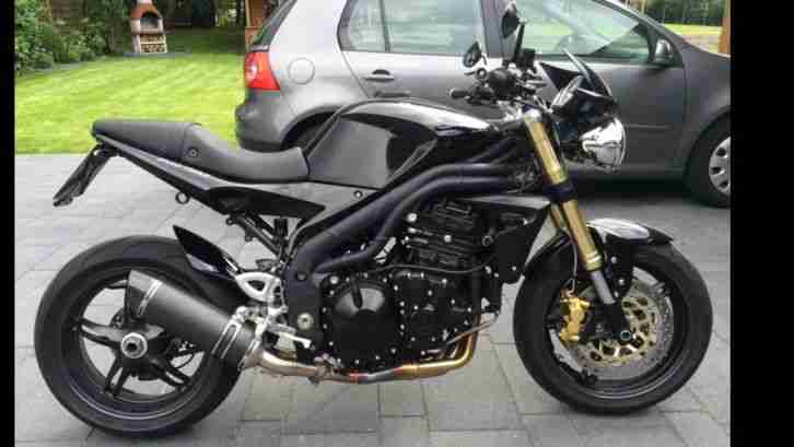 Triumph Speed Triple 1050, EZ 2007, Wenig Km, Top Zub. Rizoma,etc