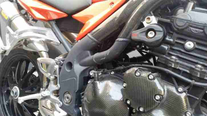 Triumph Speed Triple 1050 Facelift mit viel Zubehör