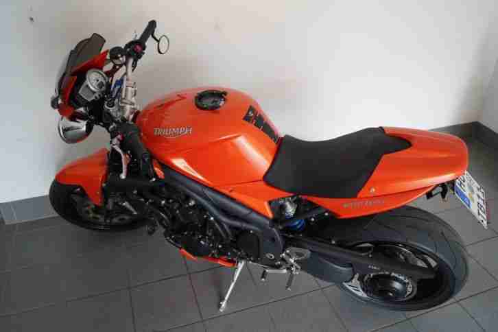 Triumph Speed Triple 1050 - Scheckheft - viele Umbauten