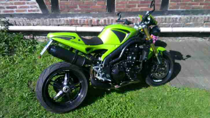 Triumph Speed Triple 1050 Streetfighter