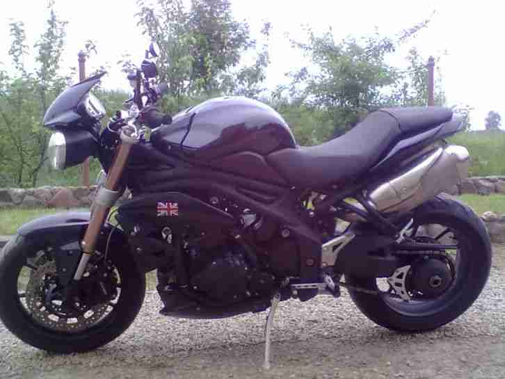 Speed Triple 1050 schwarz 2011 09 02,