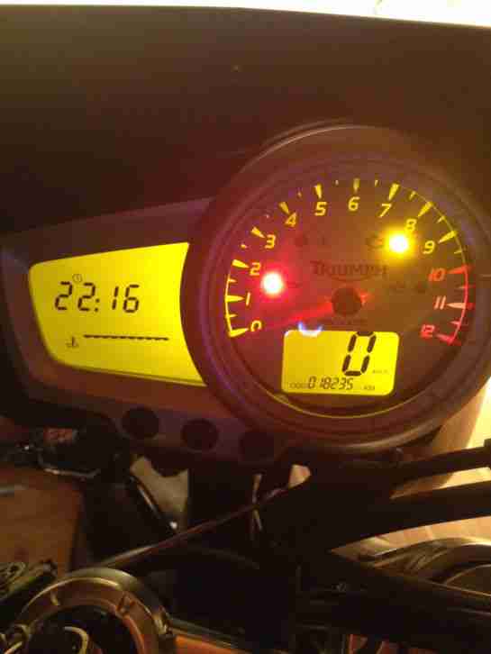 Triumph Speed Triple 1050 wenig Kilometer