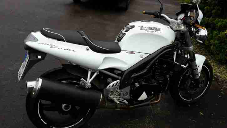 Triumph Speed Triple 900
