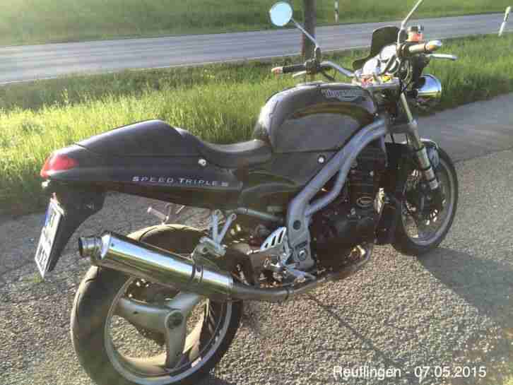 Triumph Speed Triple 955i -TÜV NEU !!!! bis 04/2017 in schwarz