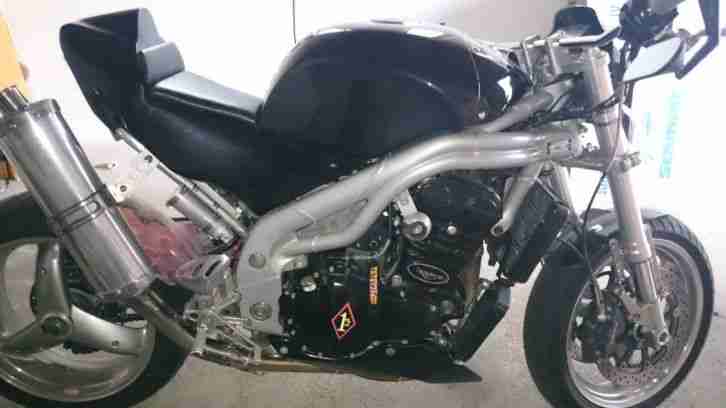 Triumph Speed Triple Streetfighter