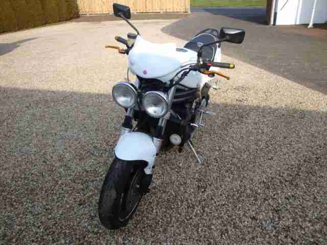 Triumph Speed Triple t509 mit viel Zubehör TÜV bis 07.2017