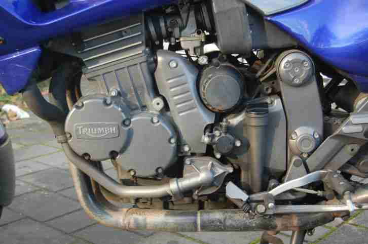 Triumph Sprint 900