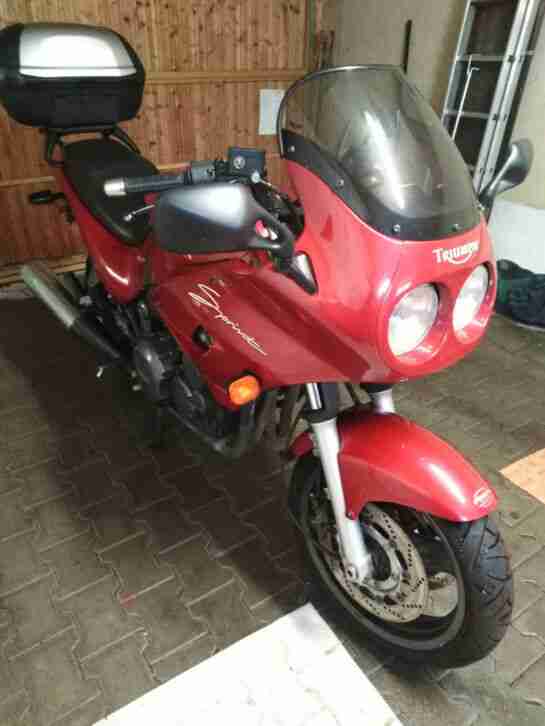 Triumph Sprint 900