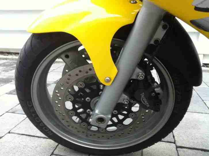 Triumph Sprint 955i RS