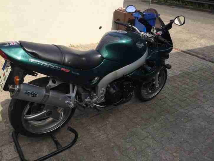 Triumph Sprint RS 955i -695AC Britisch Racing Green