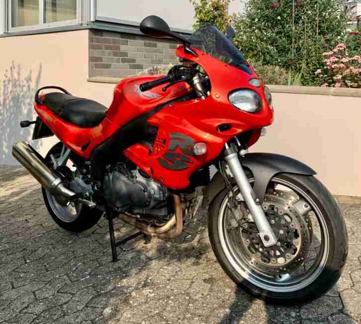 Triumph Sprint RS 955i T695 mit Startproblemen / Bj. 2001 - TÜV bis 04-2022