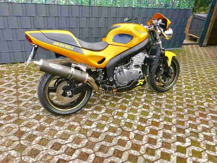 Triumph Sprint RS 955i aus erster Hand