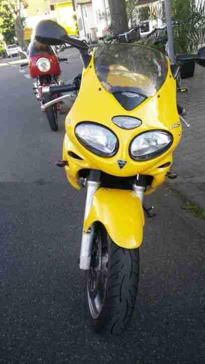 Triumph Sprint RS 955i