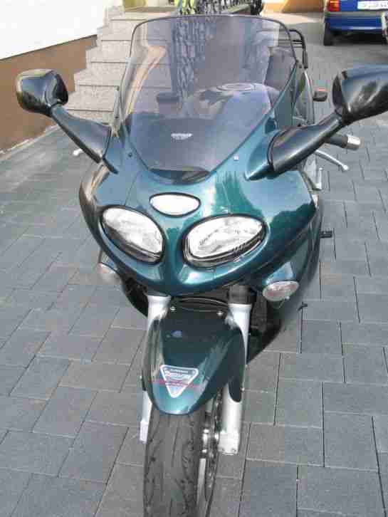 Triumph Sprint ST, 955i, T695
