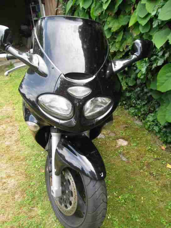 Triumph Sprint ST 955i, schwarz