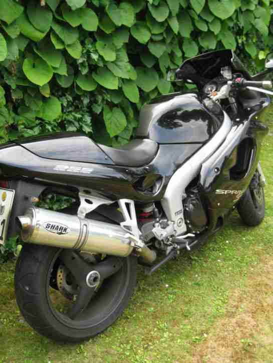 Triumph Sprint ST 955i, schwarz