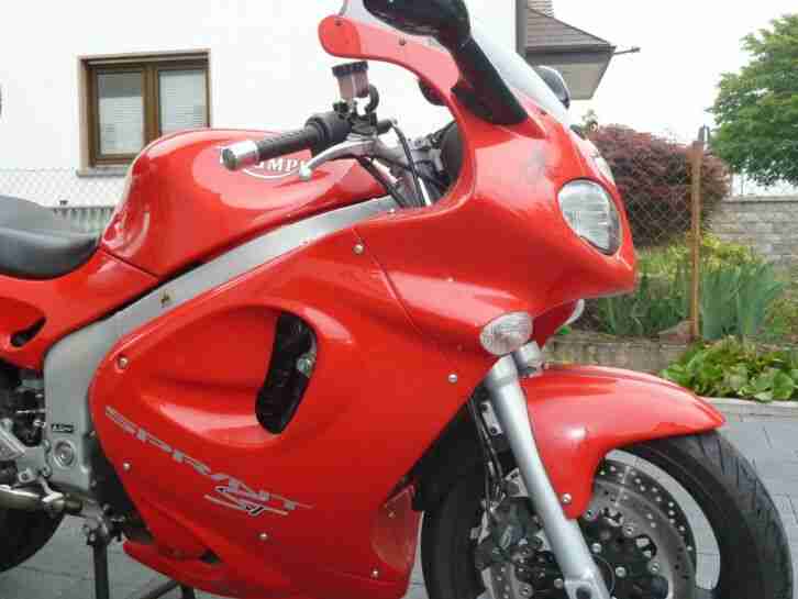 Triumph Sprint ST 955i