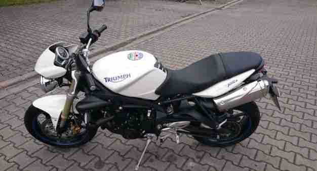 Triumph Street Triple 675, Baujahr 2009, 10.000 km, weiß