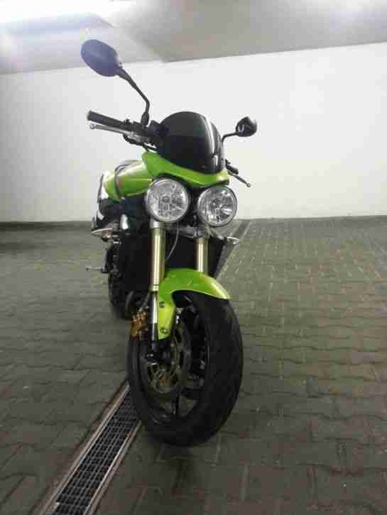 Triumph Street Triple 675 mit kleinem Unfall fahrbereit