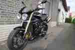 Street Triple 675 schwarz mit Remus