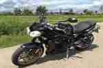 Street Triple R – Schwarz Metallic –