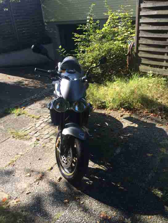 Triumph Street Triple R aus 2009 mit 14.600KM