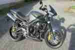 Street Triple R