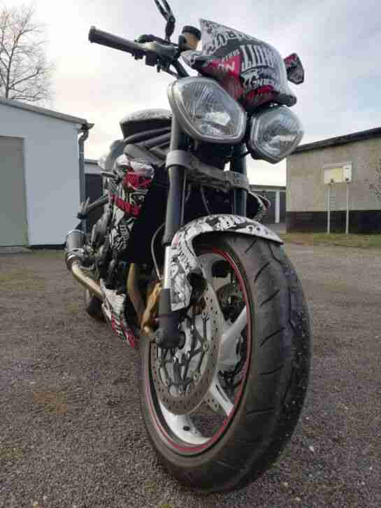 Triumph Street Triple